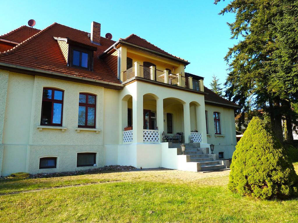Ferienwohnung Villa Am Haussee Feldberger Seenlandschaft ภายนอก รูปภาพ